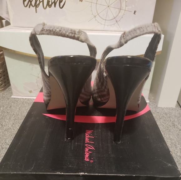 Peep toe sling back heels - Picture 3 of 3